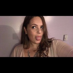 Meet your Posher, Roxy